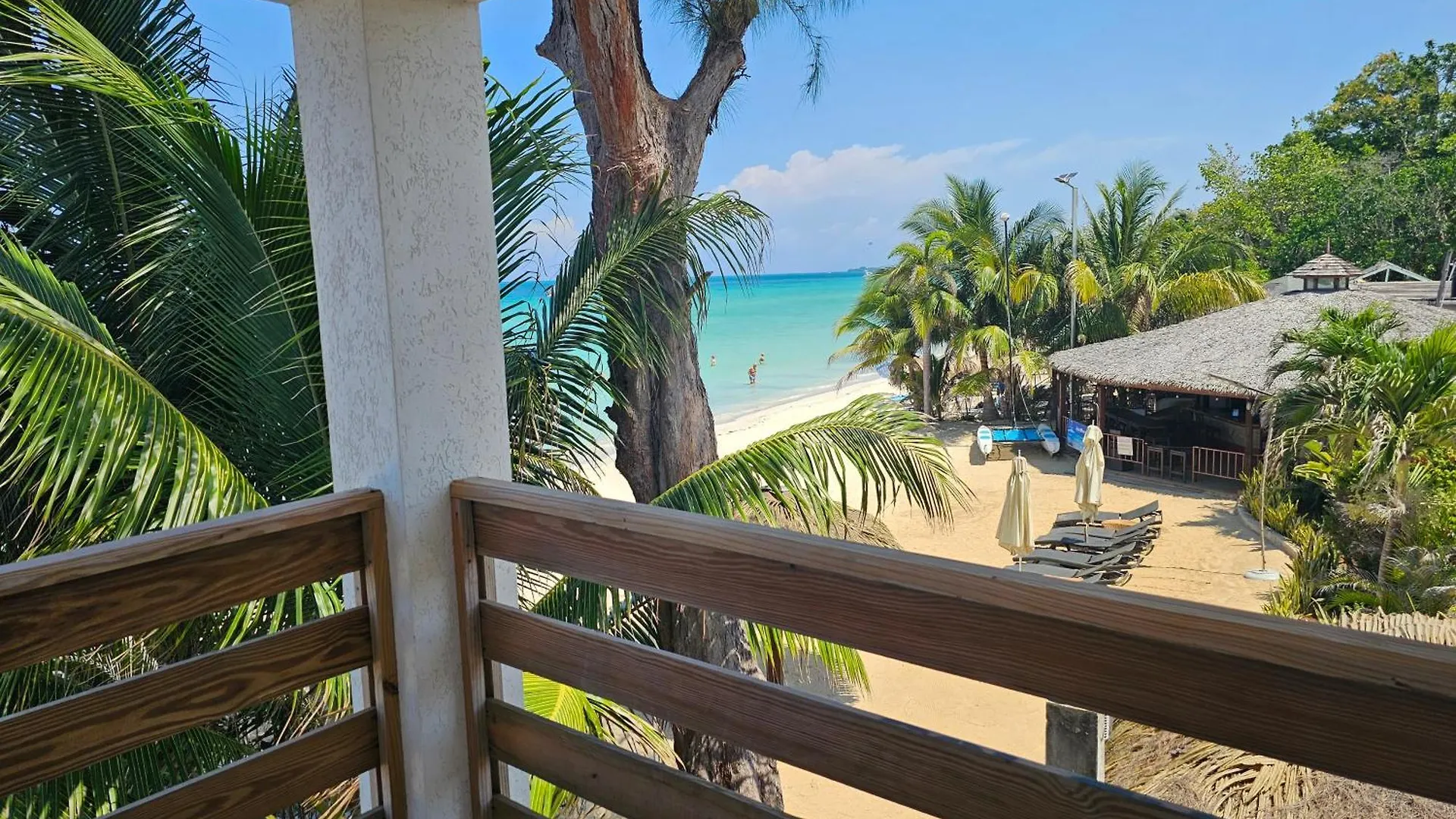 Hotel Roots Cafe Rooms Negril Jamaïque